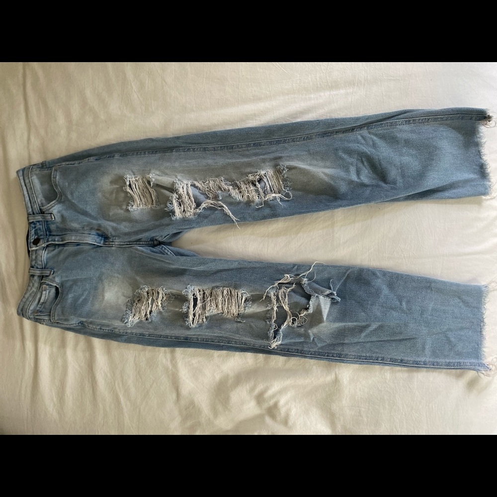 Ripped Hollister straight leg skinny jeans (light wash)